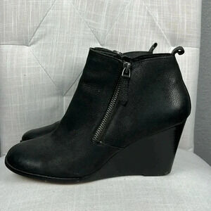 Caslon Wesley Black Leather Zipper Wedge Ankle Boots Booties sz 8.5 EUC